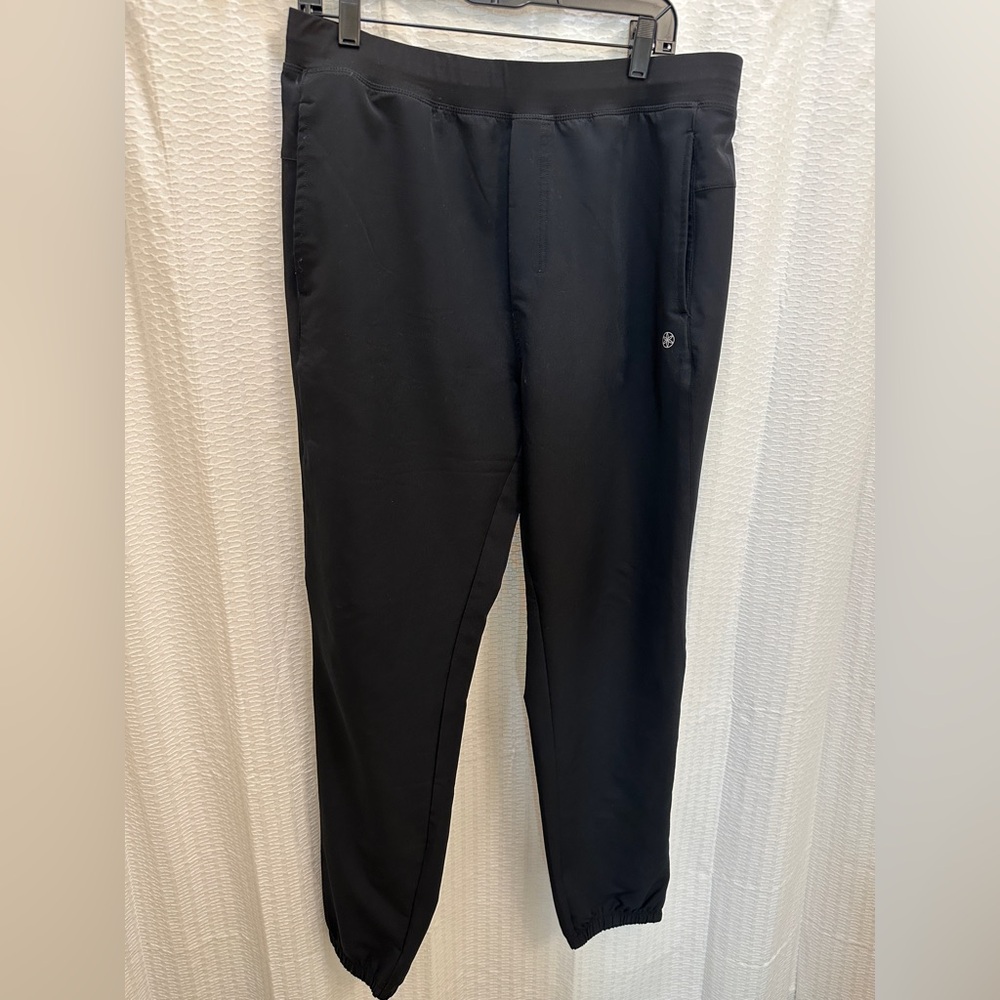 Gaiam men’s tapered training pants